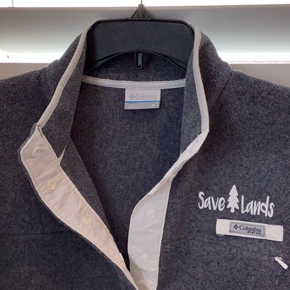 Columbia women’s or men’s sweatshirt? Size Medium, like new condition. - Picture 4 of 12